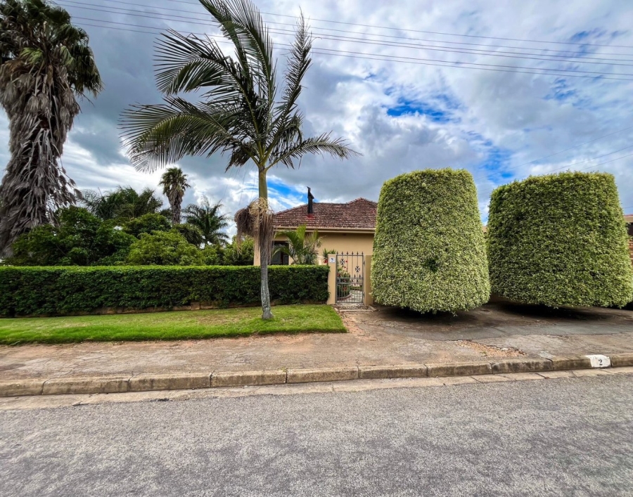 3 Bedroom Property for Sale in Bothasrus Eastern Cape